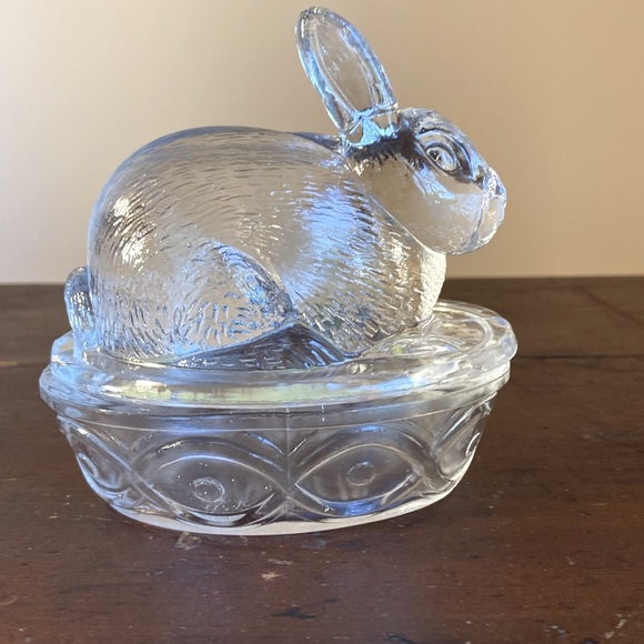 Vintage Galerie Covered Candy Dish Rabbit Bunny on a Basket Clear  2 piece - Picture 5 of 13